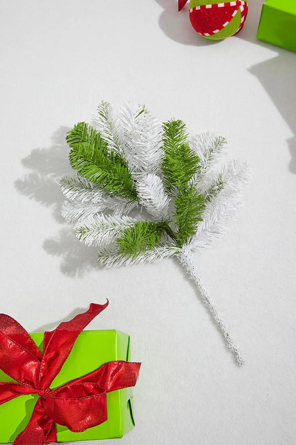21" Caprico Green White PVC Spray
