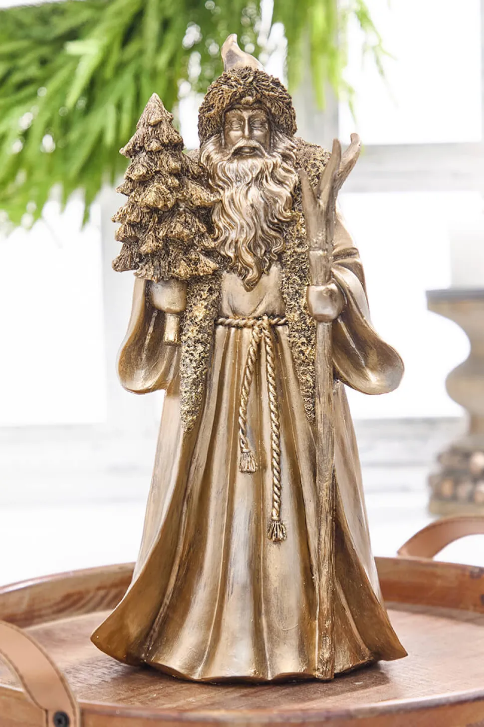 16.5" Resin Highlands Santa with Tree