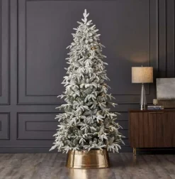 9' Shadow Woods Flocked Spruce Tree with 600 Warm White LED Lights