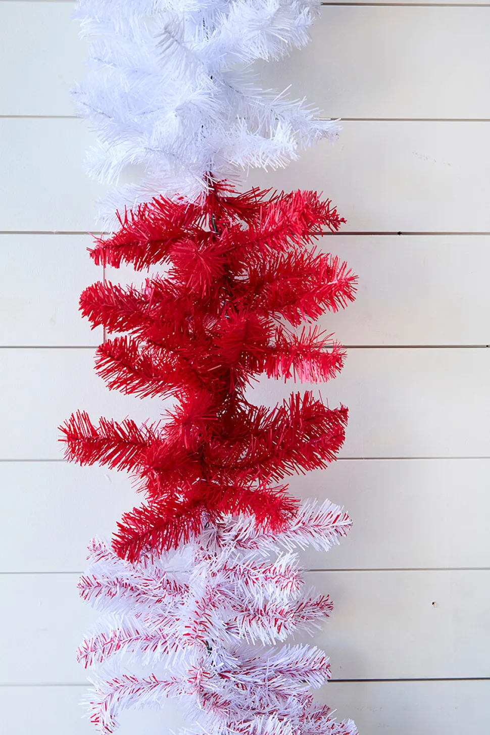 9'x12" Caprico Red/White Garland